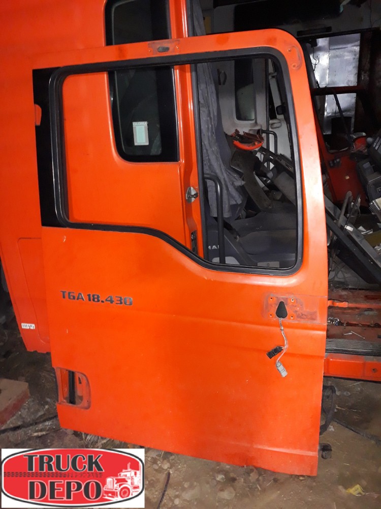 dezmembrari camion Usa dreapta MAN TGA 18.430