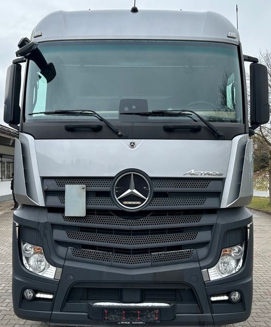 dezmembrari camion Mercedes Benz 18.43