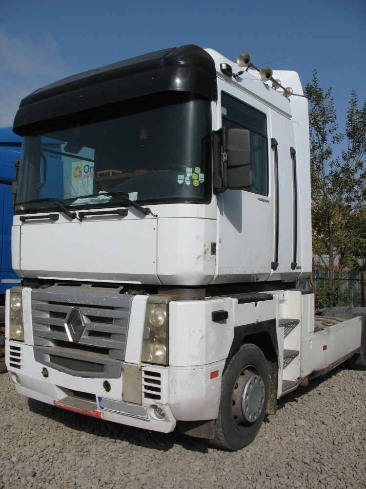 dezmembrari camion Renault Magnum AE440 
