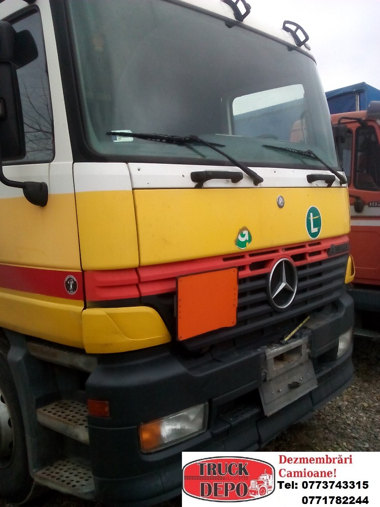 dezmembrari camion Se dezmembreaza Mercedes Actros 2540